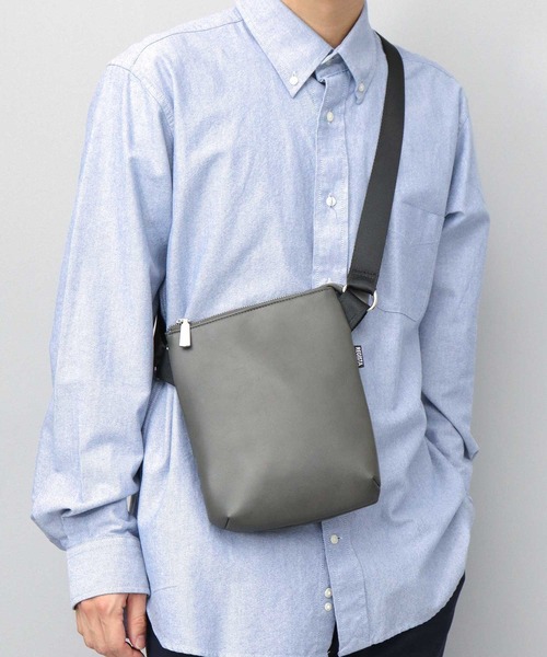 スプリットレザー（牛床革） 縦型 サコッシュ ミニショルダーバッグ