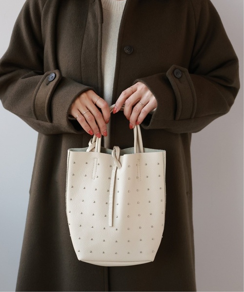 MARLON FIRENZE（マーロンフィレンツェ）の「《追加2》【MARLON FIRENZE/マルロン】 SHOPPER MINI STUDS：バッグ（ショルダーバッグ・レディース・ブラック/アイボリー・FREE）」の2枚目の写真