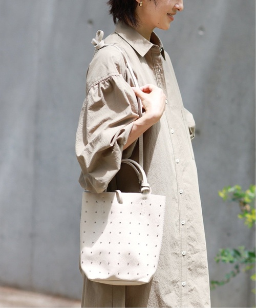 MARLON FIRENZE（マーロンフィレンツェ）の「《追加2》【MARLON FIRENZE/マルロン】 SHOPPER MINI STUDS：バッグ（ショルダーバッグ・レディース・ブラック/アイボリー・FREE）」の7枚目の写真