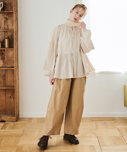 Crisp（クリスプ）の「ボリュームティアードブラウス（シャツ/ブラウス・レディース・アイボリー/ピンクベージュ/チャコールグレー・FREE）」の5枚目の写真