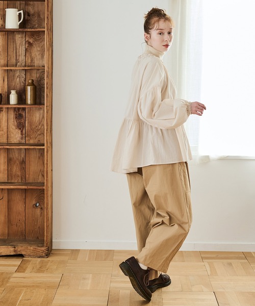 Crisp（クリスプ）の「ボリュームティアードブラウス（シャツ/ブラウス・レディース・アイボリー/ピンクベージュ/チャコールグレー・FREE）」の8枚目の写真