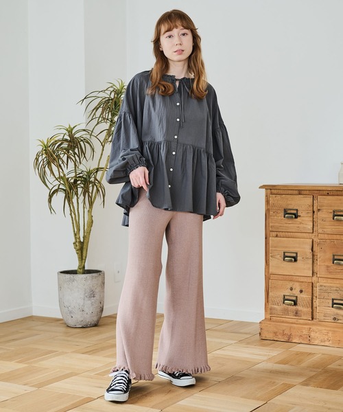 Crisp（クリスプ）の「ボリュームティアードブラウス（シャツ/ブラウス・レディース・アイボリー/ピンクベージュ/チャコールグレー・FREE）」の12枚目の写真