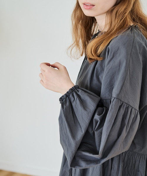 Crisp（クリスプ）の「ボリュームティアードブラウス（シャツ/ブラウス・レディース・アイボリー/ピンクベージュ/チャコールグレー・FREE）」の22枚目の写真