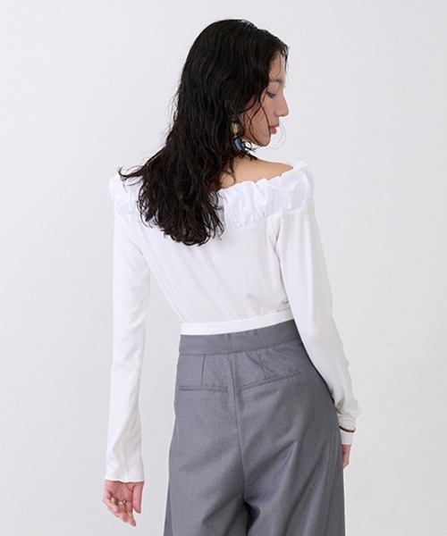 petit main LIEN(プティマインリアン)の「【LADIES】バルーン衿ロンT(Tシャツ/カットソー・レディース・チャコール/オフホワイト/ブラック・FREE)」の12枚目の写真