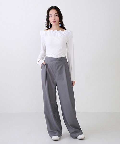 petit main LIEN(プティマインリアン)の「【LADIES】バルーン衿ロンT(Tシャツ/カットソー・レディース・チャコール/オフホワイト/ブラック・FREE)」の13枚目の写真