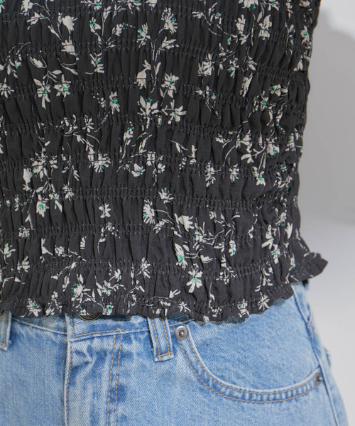 VIS(ビス)の「花柄シャーリングブラウス(シャツ/ブラウス・レディース・オレンジ系その他/ブラック系その他・FREE)」の6枚目の写真
