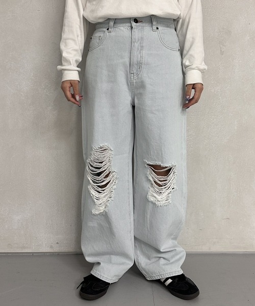 MUHET（ミュエータ）の「ダメージコクーンデニムパンツ（デニムパンツ・メンズ・ブルー系その他/ライトブルー/ブラウン・SMALL/LARGE/MEDIUM）」の14枚目の写真