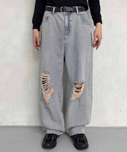 MUHET（ミュエータ）の「ダメージコクーンデニムパンツ（デニムパンツ・メンズ・ブルー系その他/ライトブルー/ブラウン・SMALL/LARGE/MEDIUM）」の20枚目の写真