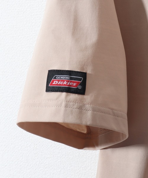 Dickies（ディッキーズ）の「【GENUINE DICKIES/ジェニュインディッキーズ】ワンポイント刺繍 半袖Tシャツワンピース（クイックドライ）（ワンピース・レディース・スミクロ/ライトグレー/ライトカーキ/ベージュ・M/L）」の7枚目の写真