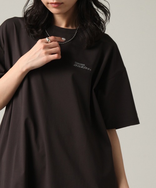 Dickies（ディッキーズ）の「【GENUINE DICKIES/ジェニュインディッキーズ】ワンポイント刺繍 半袖Tシャツワンピース（クイックドライ）（ワンピース・レディース・スミクロ/ライトグレー/ライトカーキ/ベージュ・M/L）」の15枚目の写真