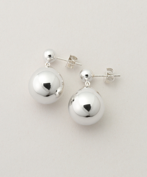 VERMEIL par iena(ヴェルメイユパーイエナ)の「LIE STUDIO(リエ スタジオ) The Julie Earrings 1014(ピアス(両耳用)・レディース・シルバー・FREE)」の2枚目の写真