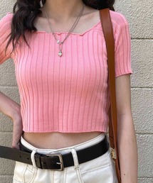 クロップド丈オフショルダートップス