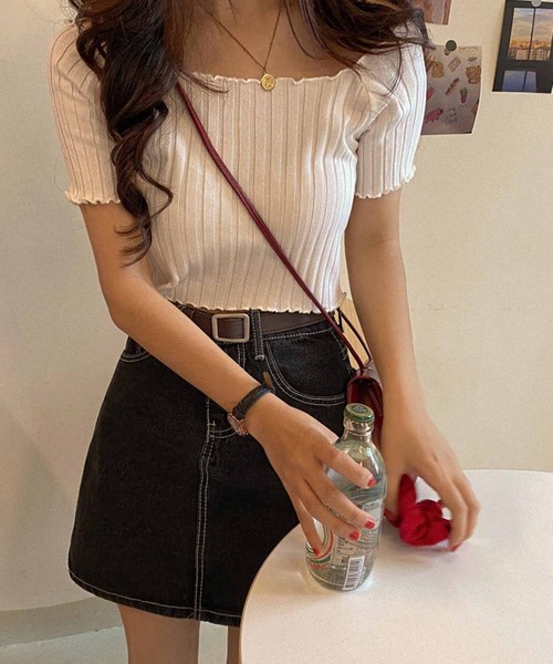 NANEA(ナネア)の「クロップド丈オフショルダートップス(Tシャツ/カットソー・レディース・ホワイト/ブラック/パープル/グリーン/ピンク・フリー)」の9枚目の写真