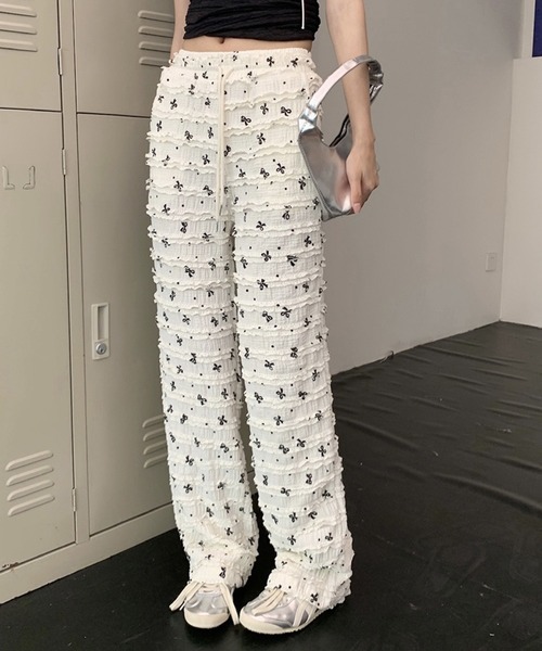 LYEON(リヨン)の「リボンプリントフリルパンツ(その他パンツ・レディース・オフホワイト/ブラック・FREE)」の1枚目の写真