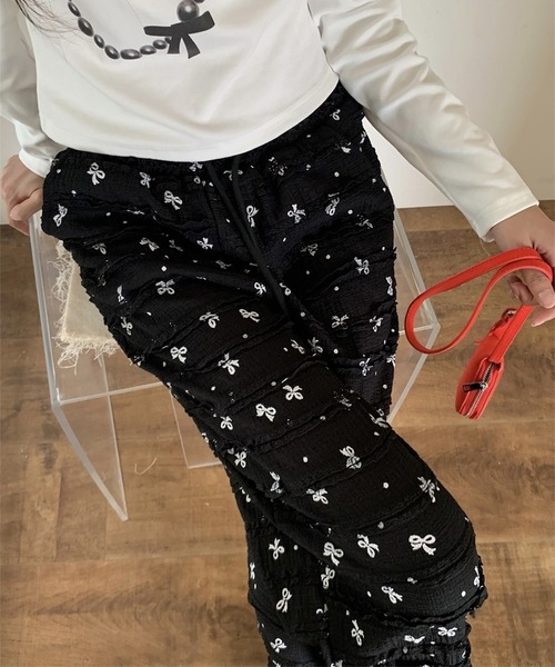 LYEON(リヨン)の「リボンプリントフリルパンツ(その他パンツ・レディース・オフホワイト/ブラック・FREE)」の11枚目の写真