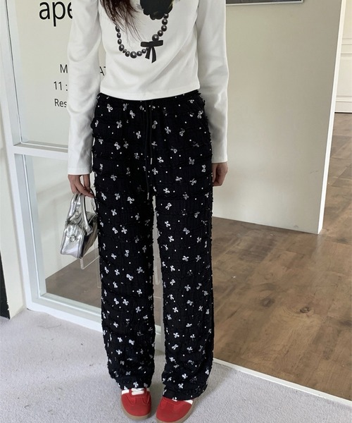 LYEON(リヨン)の「リボンプリントフリルパンツ(その他パンツ・レディース・オフホワイト/ブラック・FREE)」の4枚目の写真