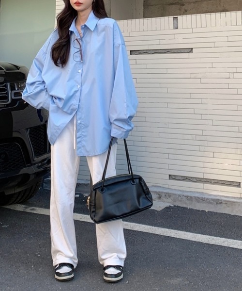 CREARE -LINO-(クレアーレリノ)の「<レディーズ商品>バックオープン ビッグシルエットシャツ/オーバーサイズシャツ/後ろあき(シャツ/ブラウス・レディース・オフホワイト/ブルー・FREE)」の17枚目の写真