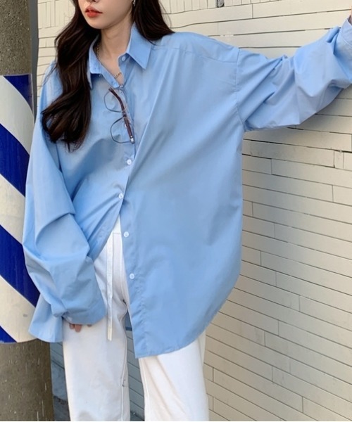 CREARE -LINO-(クレアーレリノ)の「<レディーズ商品>バックオープン ビッグシルエットシャツ/オーバーサイズシャツ/後ろあき(シャツ/ブラウス・レディース・オフホワイト/ブルー・FREE)」の18枚目の写真