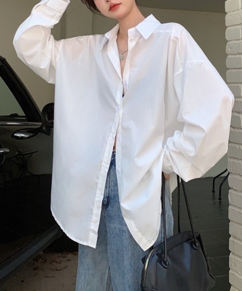 CREARE -LINO-(クレアーレリノ)の「<レディーズ商品>バックオープン ビッグシルエットシャツ/オーバーサイズシャツ/後ろあき(シャツ/ブラウス・レディース・オフホワイト/ブルー・FREE)」の3枚目の写真