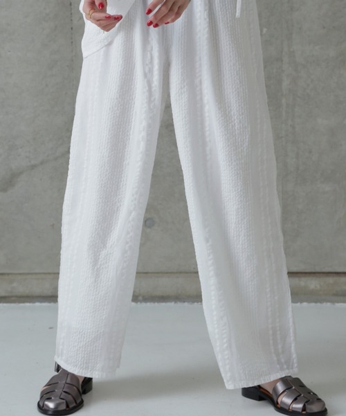 rbby ROSEBUD（アールビーバイローズバッド）の「【WEB・一部店舗限定】サッカーイージーパンツ（その他パンツ・レディース・ホワイト系その他/ブルー/ブラック・FREE）」の2枚目の写真