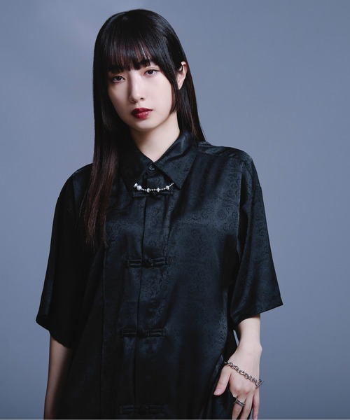 Ellno Loset（エルノロゼット）の「サテンチャイナシャツSS（シャツ/ブラウス・メンズ・ブラック/ブルー系その他・SMALL/MEDIUM/LARGE）」の2枚目の写真