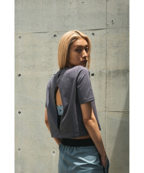 福寿外貌(フクジュガイボウ)の「コンパクトバックオープンTシャツ(Tシャツ/カットソー・レディース・ブラック/ホワイト/チャコール・FREE)」の12枚目の写真