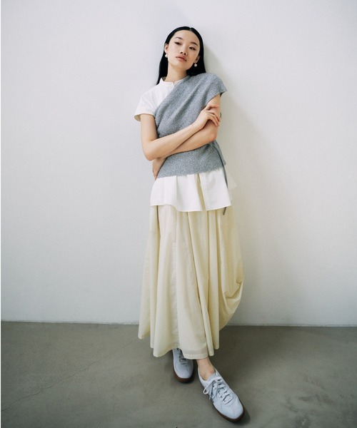 emmi（エミ）の「オフショルラメニットプルオーバー（ニット/セーター・レディース・ゴールド/シルバー/ブラック・FREE）」の18枚目の写真