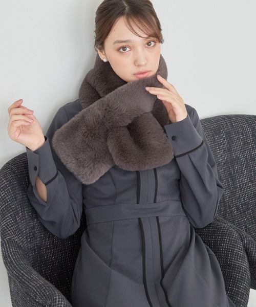 Andemiu(アンデミュウ)の「フェイクファーティペット140234(マフラー・レディース・グレー/モカ/ベージュ・FREE)」の2枚目の写真