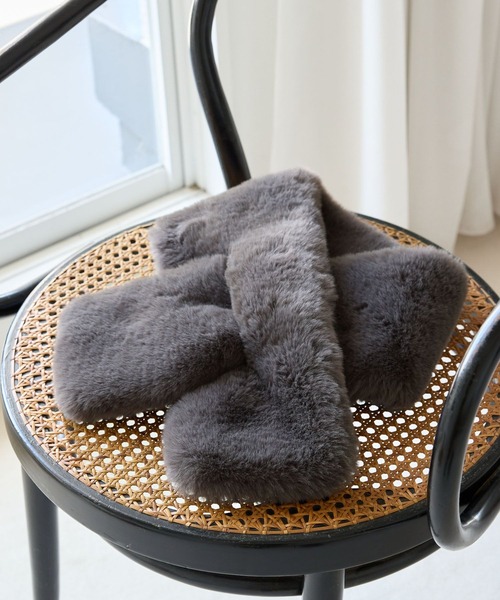 Andemiu(アンデミュウ)の「フェイクファーティペット140234(マフラー・レディース・グレー/モカ/ベージュ・FREE)」の18枚目の写真