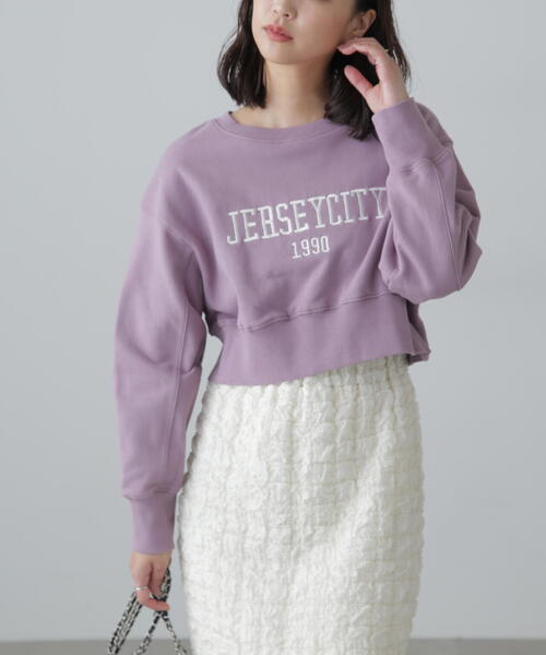 FREE'S MART(フリーズマート)の「◆カレッジロゴショート丈スウェット(スウェット・レディース・パープル/ブラック/ホワイト系その他・FREE)」の1枚目の写真