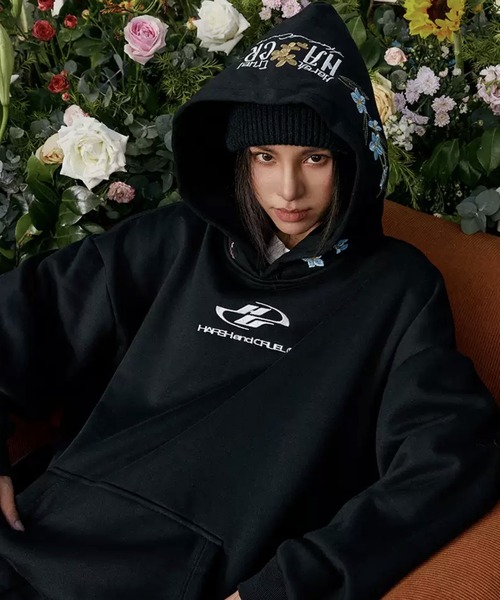 HARSH AND CRUEL(ハーシュアンドクルーエル)の「花柄刺繍プルオーバーパーカー オーバーサイズ ユニセックス HC24SW2TP02【Harsh and Cruel】(パーカー・メンズ・ホワイト/ブラック・M/L/XL)」の16枚目の写真