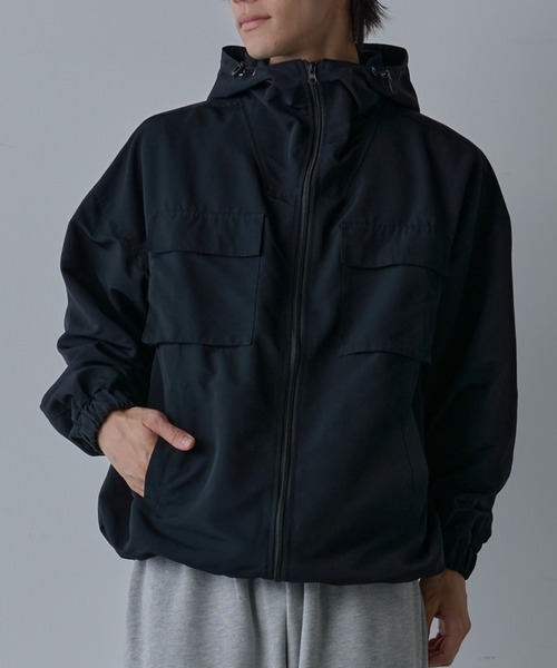 COLONY 2139(コロニートゥーワンスリーナイン)の「ビッグフーディー(マウンテンパーカー・メンズ・ブラック/グレイッシュベージュ・MEDIUM/LARGE)」の2枚目の写真