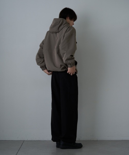 COLONY 2139(コロニートゥーワンスリーナイン)の「ビッグフーディー(マウンテンパーカー・メンズ・ブラック/グレイッシュベージュ・MEDIUM/LARGE)」の3枚目の写真