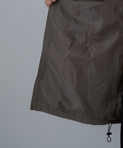 COLONY 2139(コロニートゥーワンスリーナイン)の「ビッグフーディー(マウンテンパーカー・メンズ・ブラック/グレイッシュベージュ・MEDIUM/LARGE)」の12枚目の写真