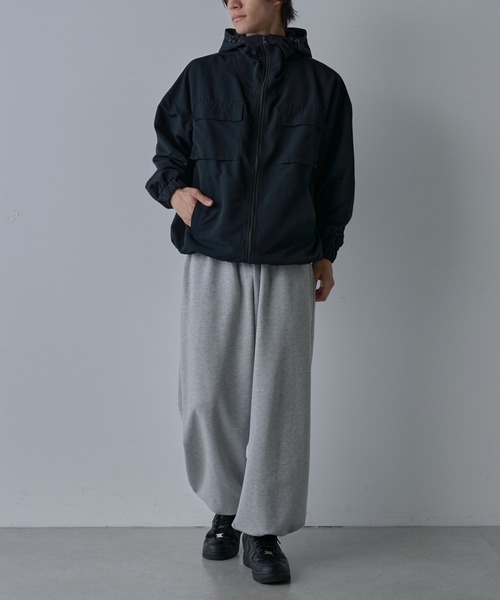 COLONY 2139(コロニートゥーワンスリーナイン)の「ビッグフーディー(マウンテンパーカー・メンズ・ブラック/グレイッシュベージュ・MEDIUM/LARGE)」の22枚目の写真