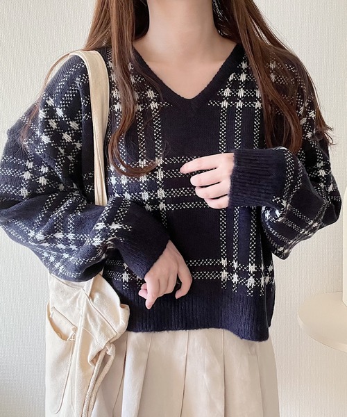 Nana(ナナ)の「Vネックチェックニット(ニット/セーター・レディース・アイボリー/ブルー・FREE)」の4枚目の写真