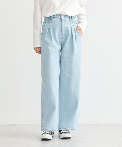 earth music&ecology（アースミュージックアンドエコロジー）の「ダブルタックワイドデニムパンツ（デニムパンツ・レディース・ライトインディゴブルー/ブラック・S/M）」の5枚目の写真