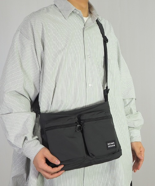 BEAMS DESIGN（ビームス デザイン）の「BEAMSDESIGN（ビームスデザイン）Always サコッシュ（ショルダーバッグ・メンズ・チャコールグレー/ブルー/ブラック/カーキ・FREE）」の3枚目の写真