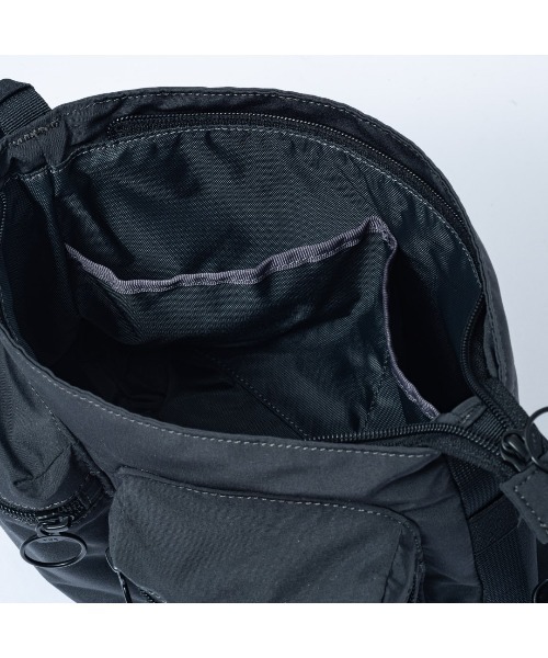 BEAMS DESIGN（ビームス デザイン）の「BEAMSDESIGN（ビームスデザイン）Always サコッシュ（ショルダーバッグ・メンズ・チャコールグレー/ブルー/ブラック/カーキ・FREE）」の10枚目の写真