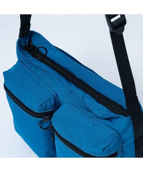 BEAMS DESIGN（ビームス デザイン）の「BEAMSDESIGN（ビームスデザイン）Always サコッシュ（ショルダーバッグ・メンズ・チャコールグレー/ブルー/ブラック/カーキ・FREE）」の18枚目の写真