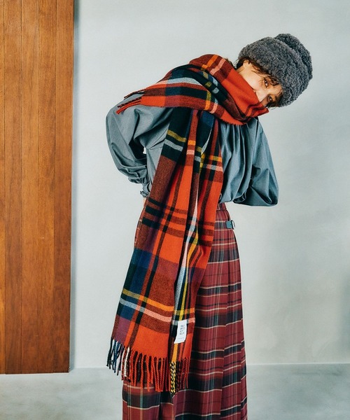 studio CLIP（スタディオクリップ）の「【静電気軽減】チェックストール（ストール/ショール・レディース・アイボリー/ブルー/ベージュ/レッド・FREE）」の4枚目の写真