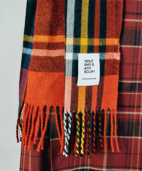 studio CLIP（スタディオクリップ）の「【静電気軽減】チェックストール（ストール/ショール・レディース・アイボリー/ブルー/ベージュ/レッド・FREE）」の14枚目の写真