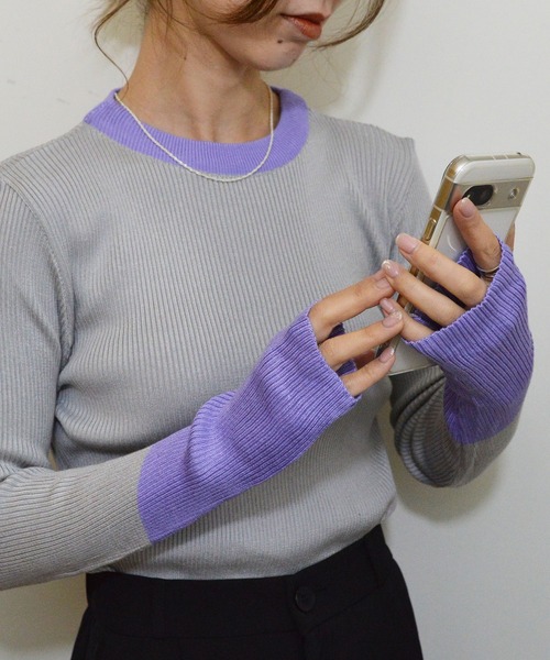 styiro(スタイロ)の「【モチっと伸縮性あり・カラバリ豊富】アソートタイトリブニット カラーブロック フィンガーホール カットアウトショルダー(ニット/セーター・レディース・ブラック系2/ホワイト系2/ブラック/グレー系2/ブラウン系2/ベージュ/ネイビー/グレー系3/ホワイト・FREE)」の6枚目の写真