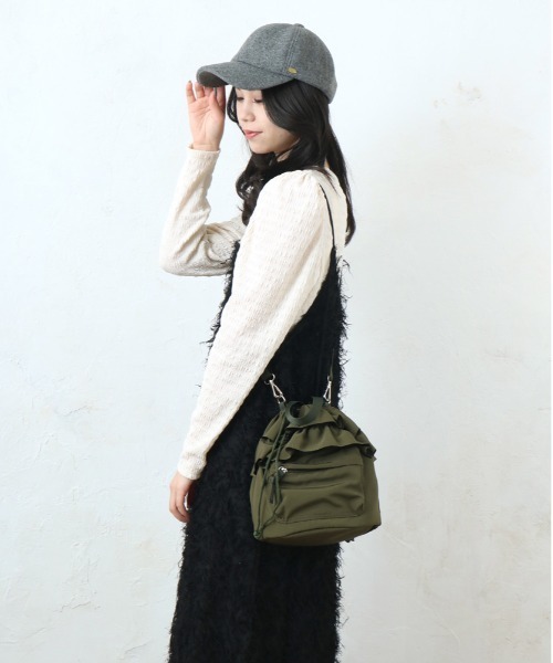 and it_(アンドイット)の「フリルドロストショルダー(ショルダーバッグ・レディース・カーキ/グレイッシュベージュ/ブラック/アイボリー/ピンク・FREE)」の6枚目の写真