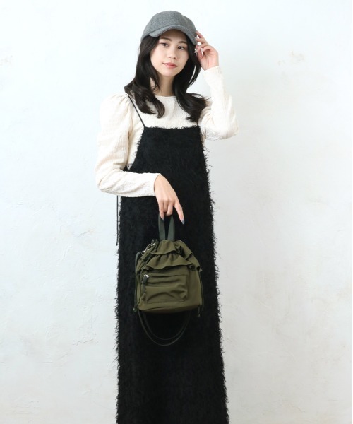 and it_(アンドイット)の「フリルドロストショルダー(ショルダーバッグ・レディース・カーキ/グレイッシュベージュ/ブラック/アイボリー/ピンク・FREE)」の7枚目の写真