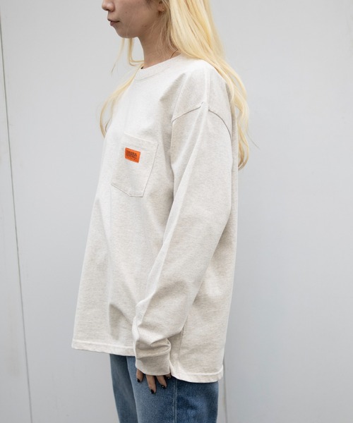 UNIVERSAL OVERALL(ユニバーサルオーバーオール)の「POCKET LONG SLEEVE TEE(Tシャツ/カットソー・メンズ・ブラック/アッシュ/ホワイト・MEDIUM/LARGE/X-LARGE/XX-LARGE)」の21枚目の写真