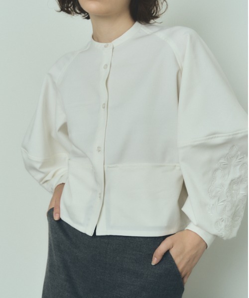 Muel Chic（ミュエルシック）の「Lily embroidery shirt リリーエンブロイダリーシャツ（シャツ/ブラウス・レディース・ブラック/イエロー/ホワイト・FREE）」の5枚目の写真