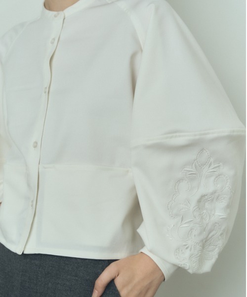 Muel Chic（ミュエルシック）の「Lily embroidery shirt リリーエンブロイダリーシャツ（シャツ/ブラウス・レディース・ブラック/イエロー/ホワイト・FREE）」の10枚目の写真