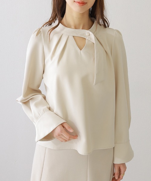 Lace Ladies(レースレディース)の「スタンドカラー パフスリーブ風 タイ付き 長袖 ブラウス(シャツ/ブラウス・レディース・ホワイト/ブラック/ネイビー/グレイッシュベージュ・FREE/S)」の3枚目の写真