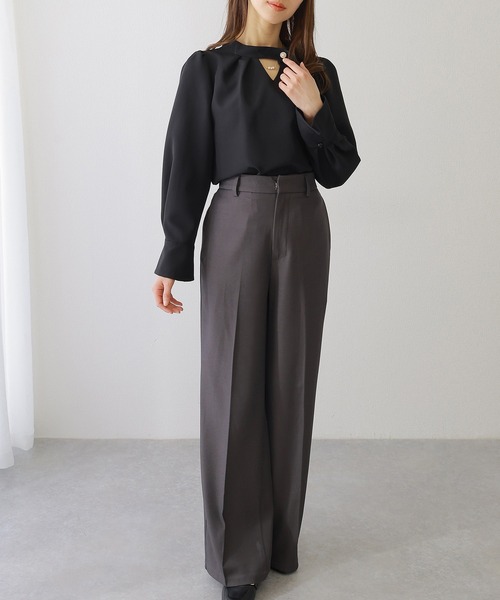 Lace Ladies(レースレディース)の「スタンドカラー パフスリーブ風 タイ付き 長袖 ブラウス(シャツ/ブラウス・レディース・ホワイト/ブラック/ネイビー/グレイッシュベージュ・FREE/S)」の6枚目の写真